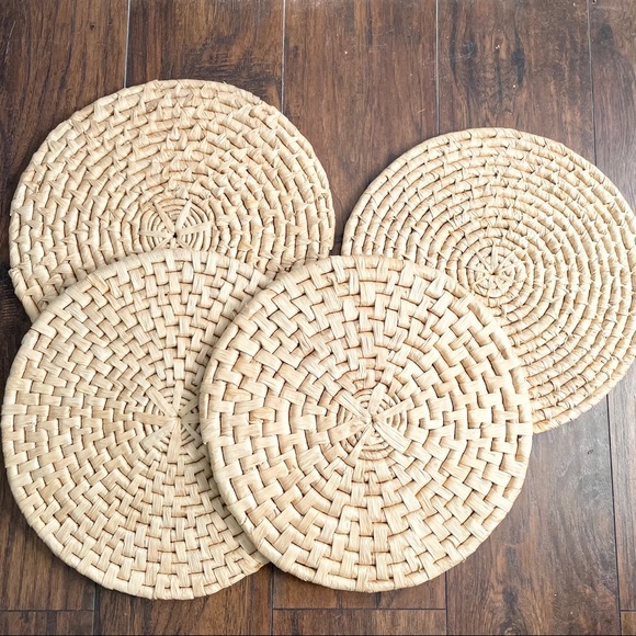 Set of 4 Woven Wicker Straw Charger Placem… - Picture 1 of 8